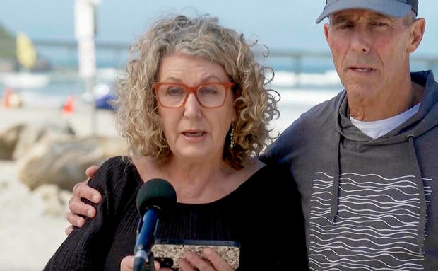 Debra and Martin Robinson address the media about their sons' deaths in Mexico