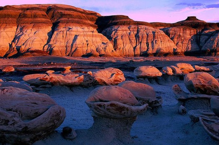 Bisti Badlands dramatic landscape at dusk