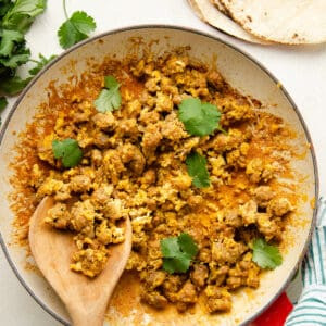 Huevos con chorizo in a skillet, featured image.