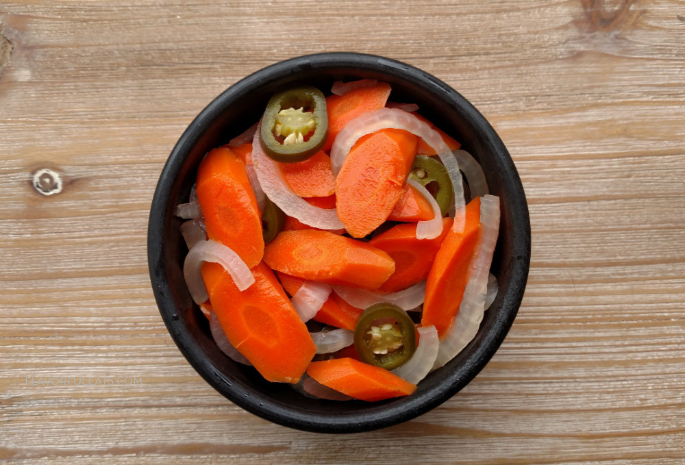 Authentic Mexican Pickled Carrots Recipe: Spicy and Crunchy Goodness