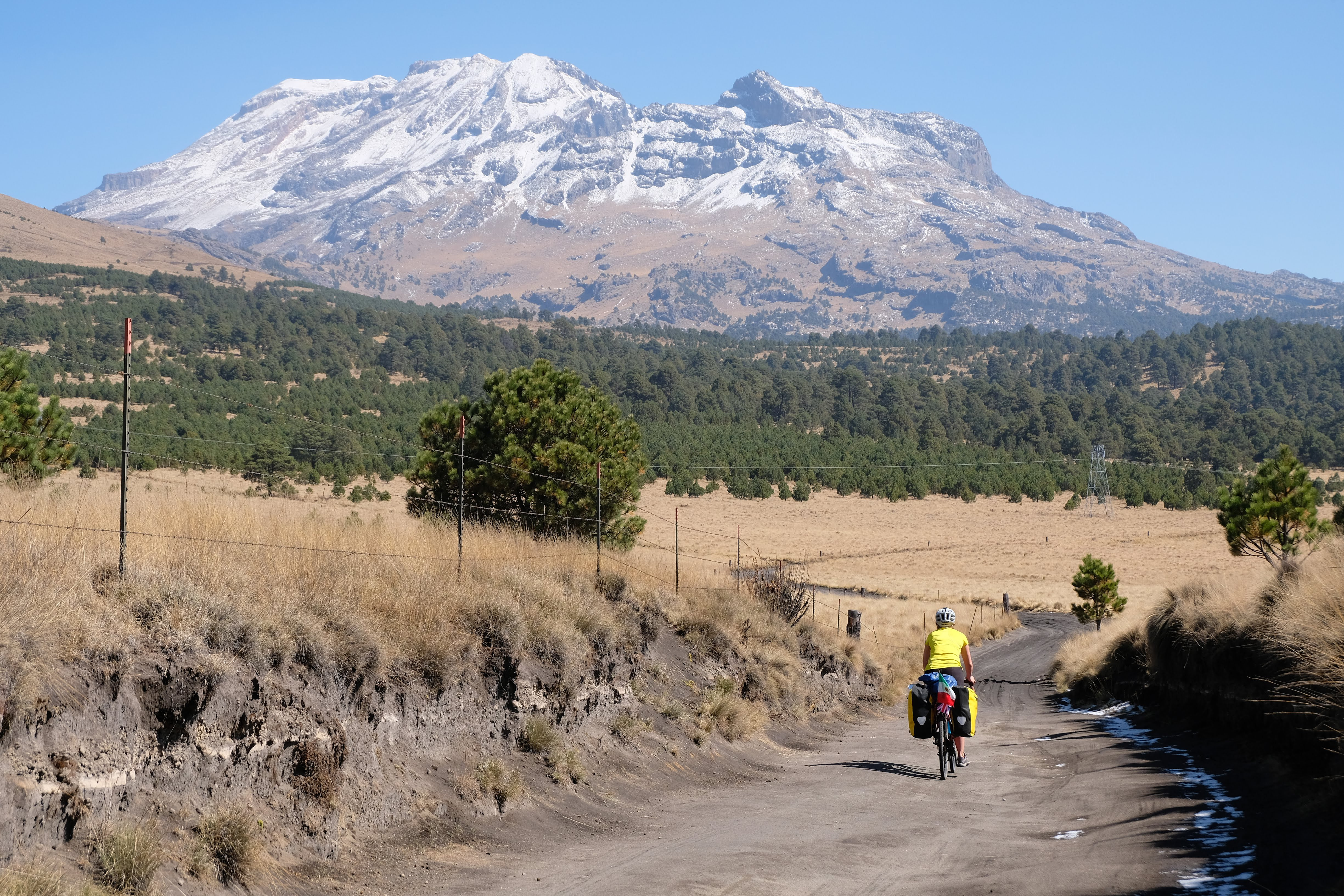 And cycling towards Iztaccihuatl 