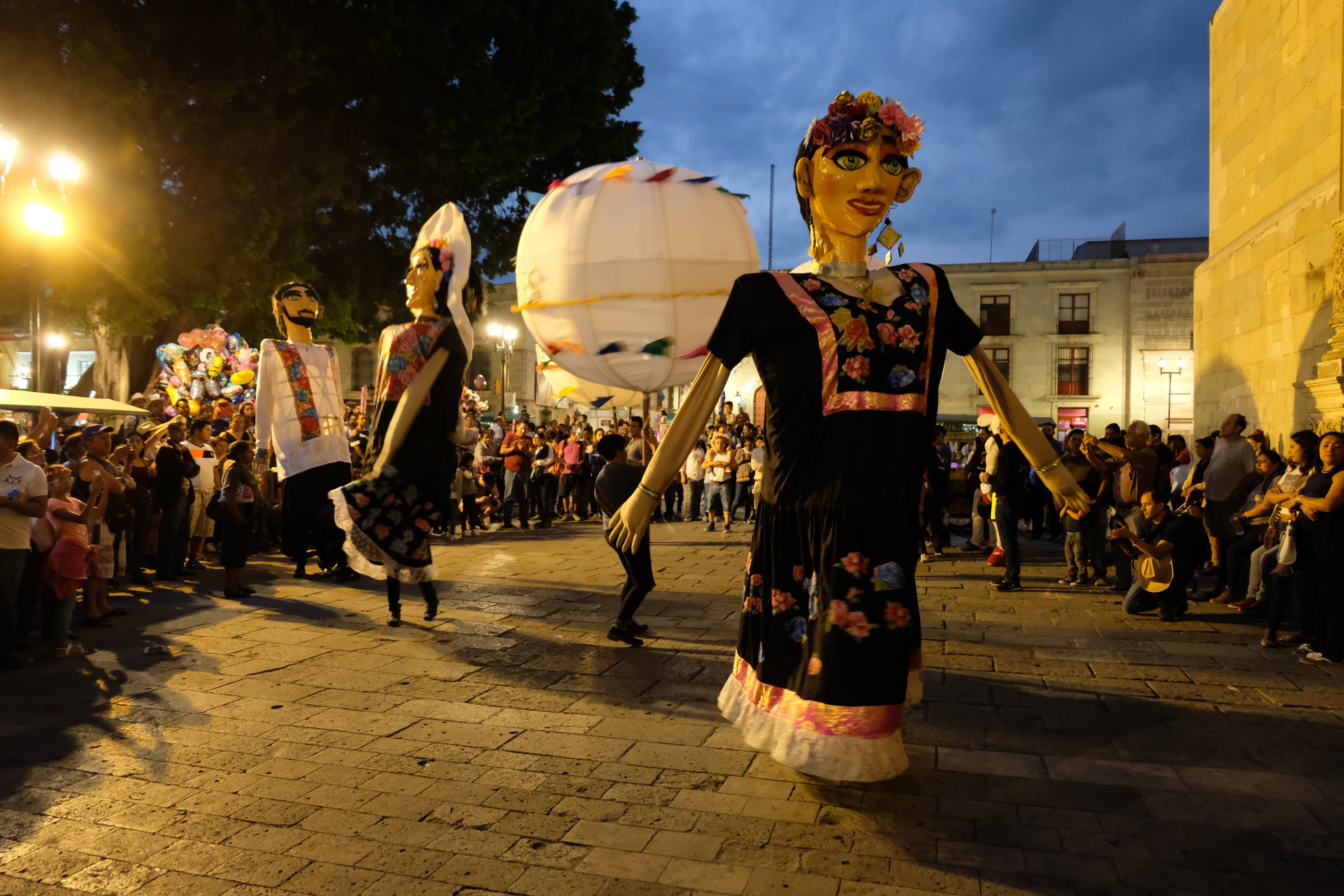 Awesome street performance in Oaxaca