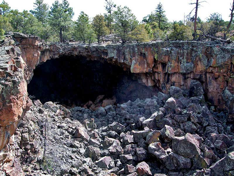 El Malpais lava tube cave