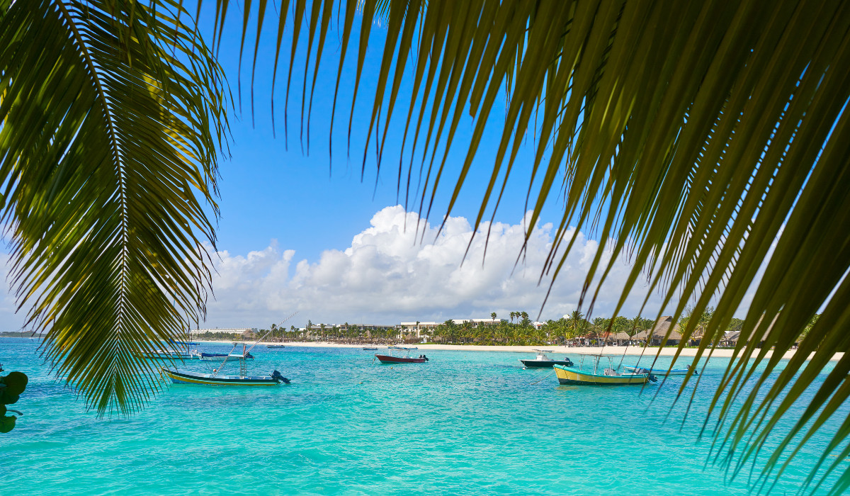 Akumal, Quintana Roo, Mexico: Your Family-Friendly Beach Paradise Compared to Playa and Tulum