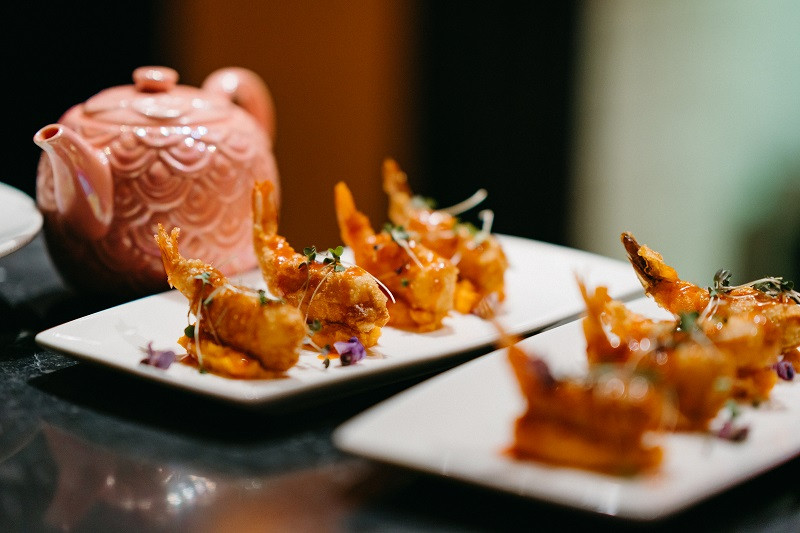 Gourmet dining experiences await at Villa del Palmar Loreto, showcasing local flavors