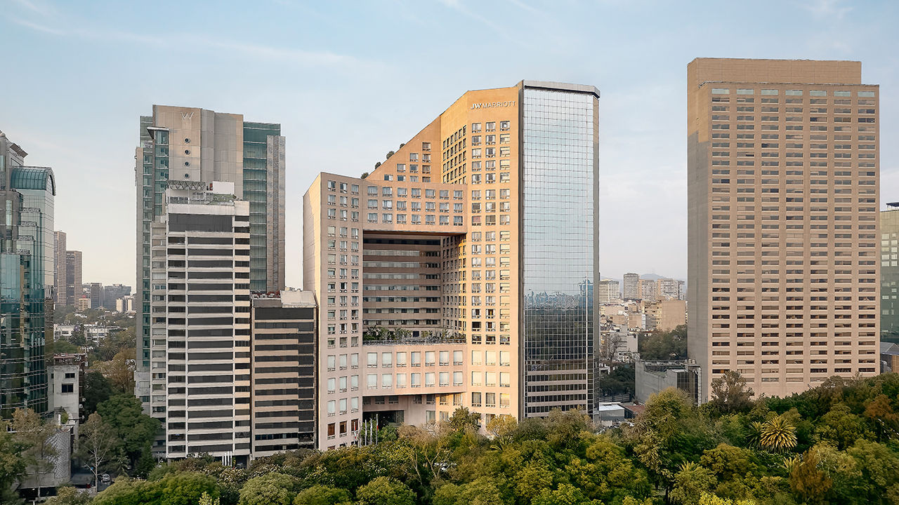 JW Marriott Hotel Mexico City is located in the chic Polanco neighborhood and across the street from the National Auditorium and Chapultepec Park.