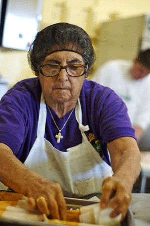 Making tamales at El Modelo (courtesy of Sergio Salvador)