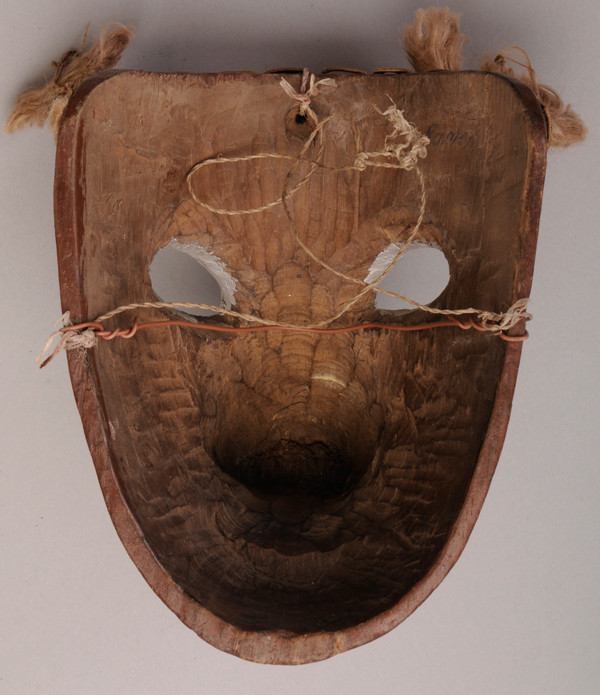Front view of Pájaro mask