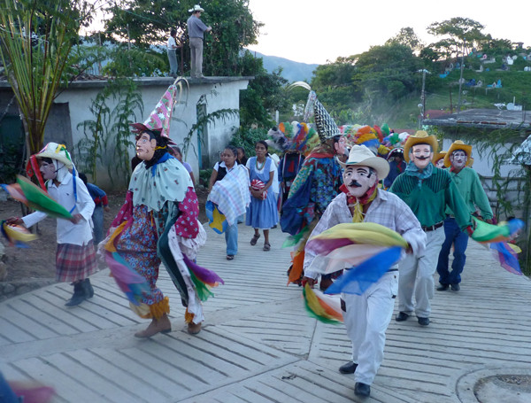 Huehues dancers in Xonalpú, Puebla procession