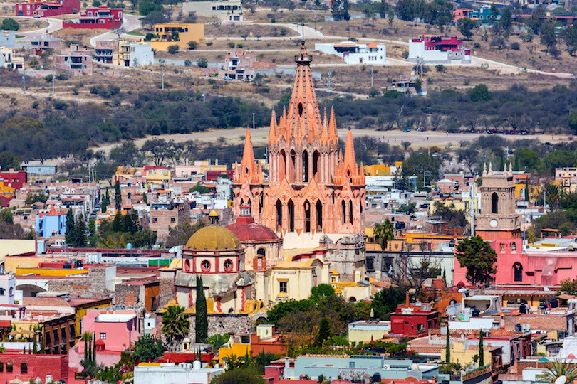 Colorful colonial architecture of San Miguel de Allende, Guanajuato, Mexico