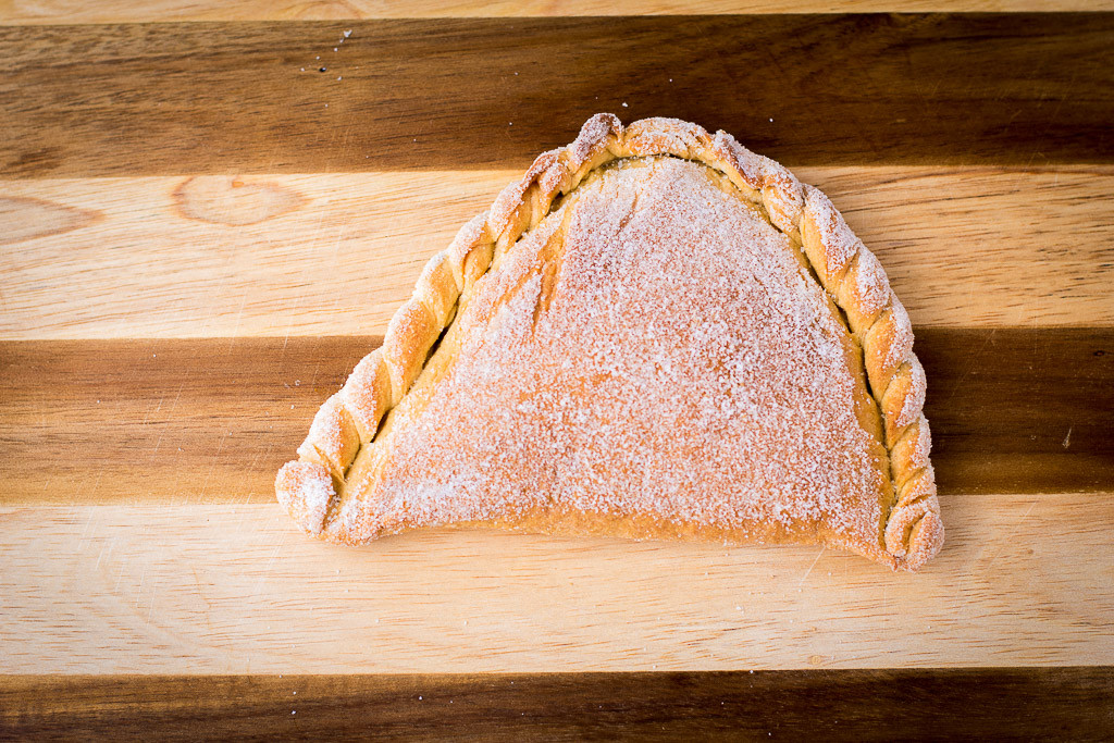 Coyota (cinnamon cookie filled with Mexican brown sugar) at La Estrella Bakery Inc. (Credit: Jackie Tran)