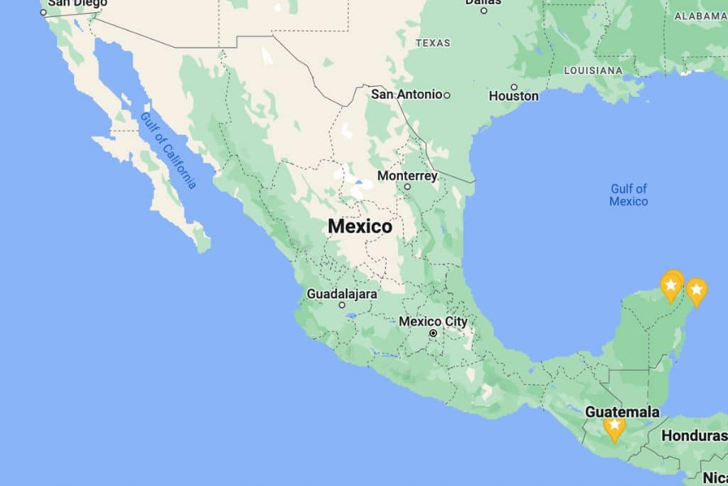 Map outlining the geographical locations of Guatemala and Mexico in Central America