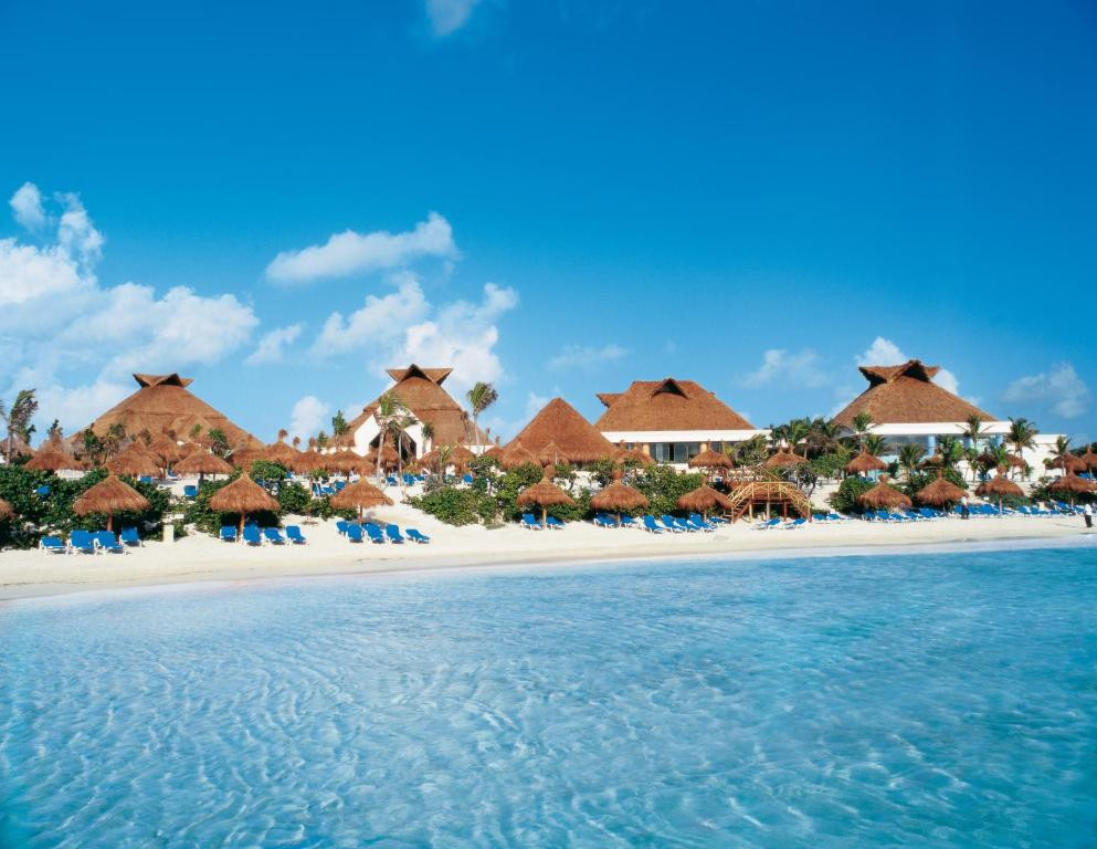 Experience World-class Service at Bahia Principe Luxury – All-Inclusive Resort