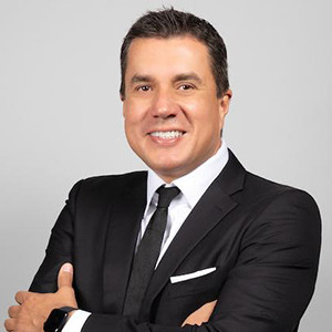 Dr. Ricardo Guevara