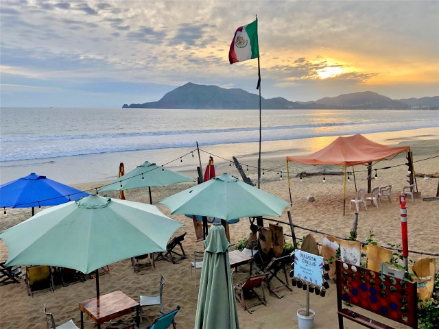 Hoa bar manzanillo Mexico restaurant
