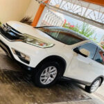 Photo of a white Honda CR-V, ideal for exploring Mexico
