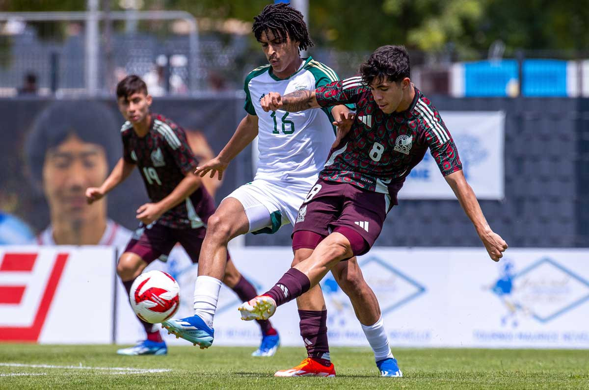 Mexico Sub-23 players celebrating a goal
