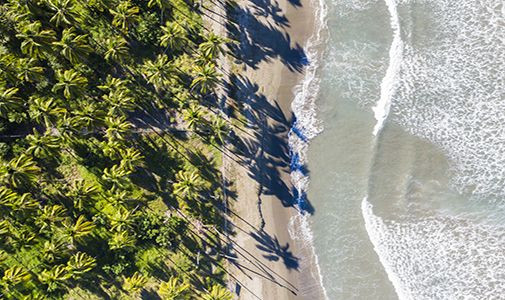A perfect day at Playa La Ropa is easily attained by all. ©iStock/arturogi