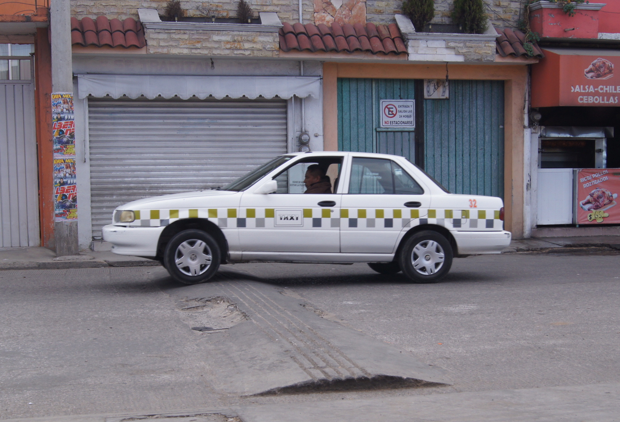 Tope -- Mexican slang from the blog No Hay Bronca