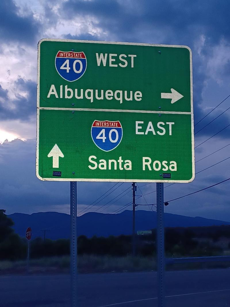 Highway sign misspelling Albuquerque as Abluquerque