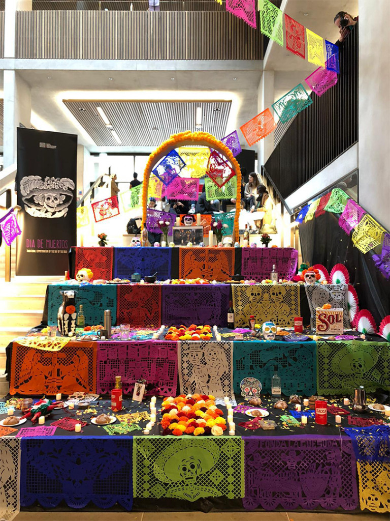 University College London (UCL) scholars paying tribute to Mexican women lost to feminicides in 2019, using a noble offering to remember their lives and seek justice.
