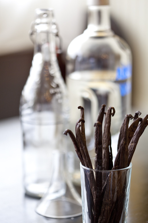 Vanilla extract and beans