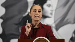 Mexican President Claudia Sheinbaum at a press conference emphasizing Mexico's opposition to the name change of the Gulf of Mexico.