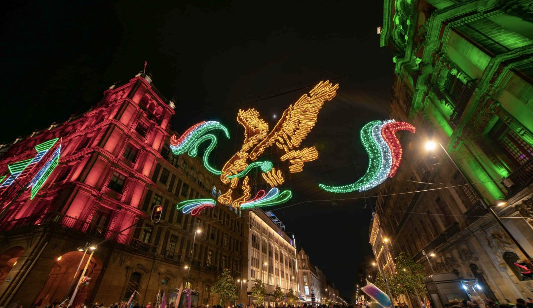 lights-shaped-like-an-eagle-hanging-over-the-streets-of-mexico-city