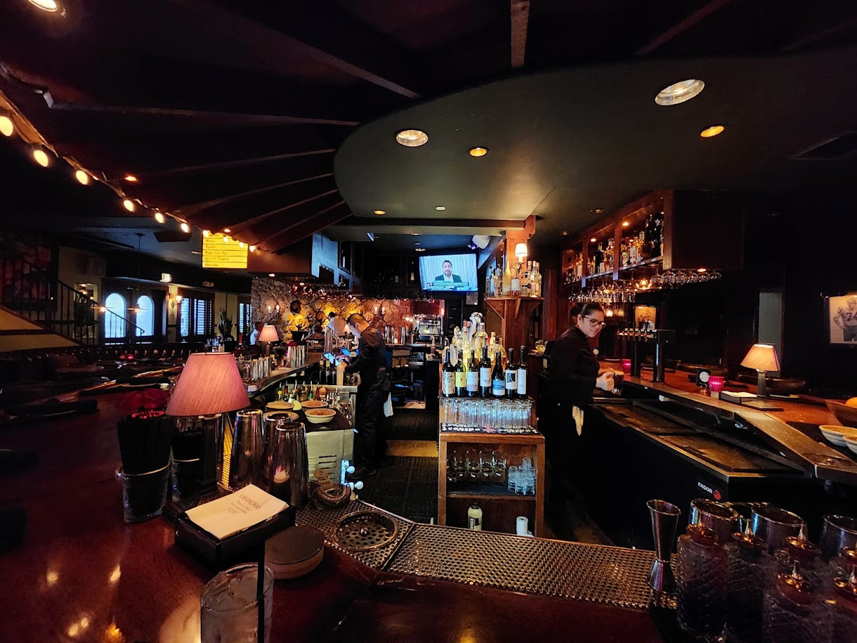 Las Palmas Tex-Mex's vibrant outdoor seating provides a lively and festive dining experience.