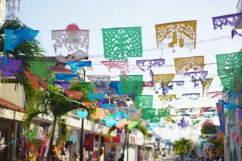 Tourist being approached by a scammer on Isla Mujeres