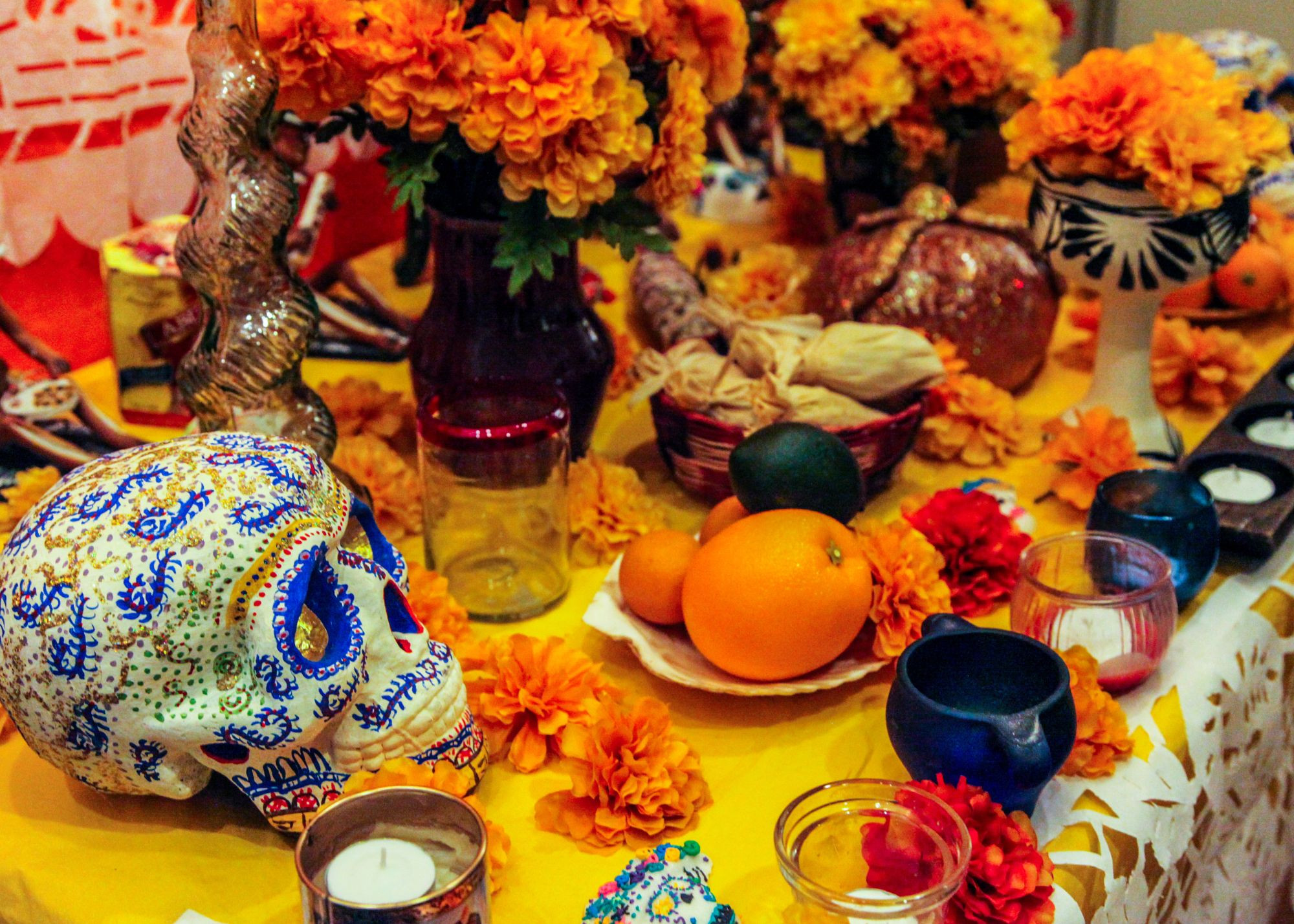 Día de Muertos altar at Hilton Mexico City Reforma, adorned with cempasuchil flowers