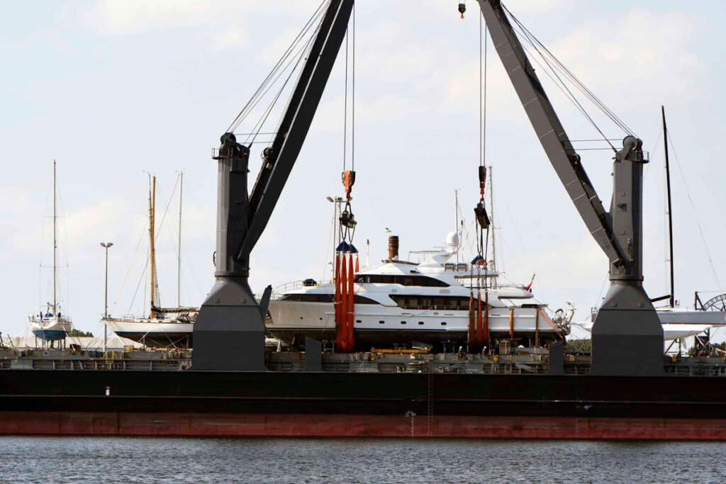 Luxury vehicles and yacht shipping to Mexico