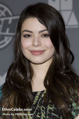 Miranda Cosgrove in 2010 smiling during an event