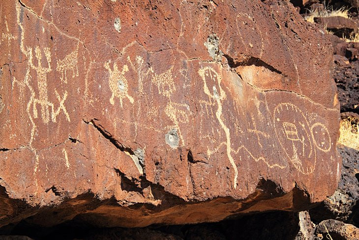 Ancient Native American rock art along the Rinconada Trail in Petroglyph National Monument