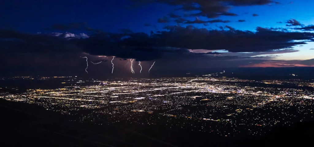 Thunderstorms over Albuquerque weather New Mexico