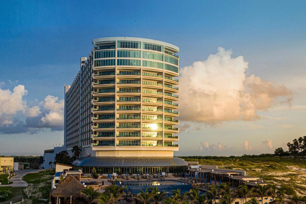 Seadust Cancun Family Resort waterpark