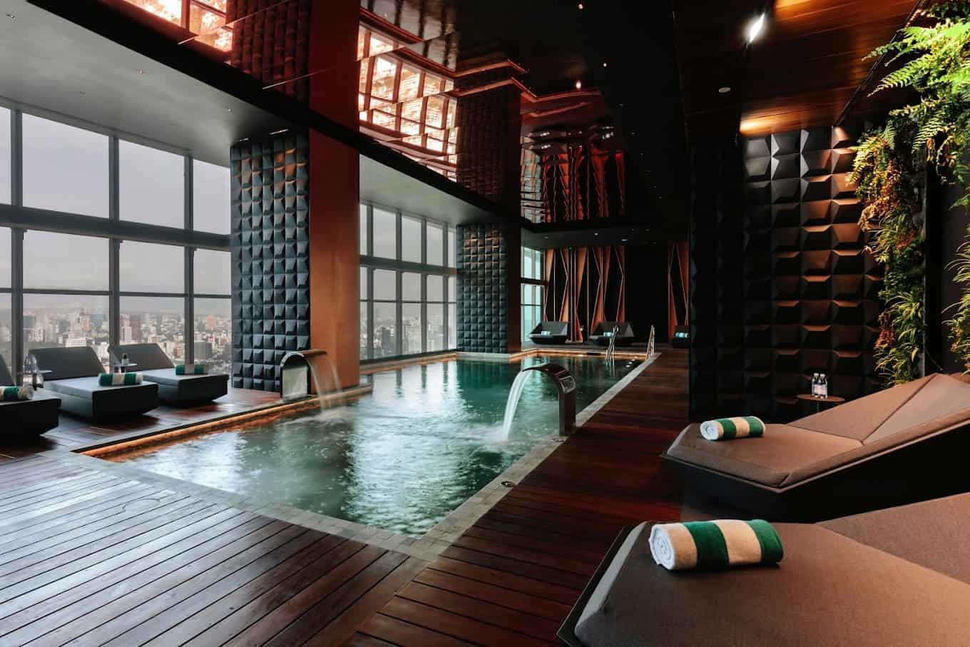 sofitel pool