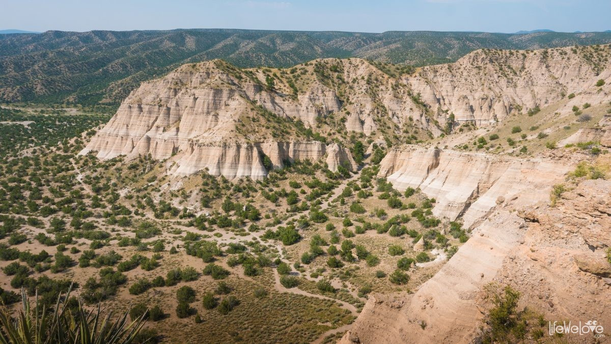 The view of the Tent Rocks and Rio Grande Valley from the top of the mesa.